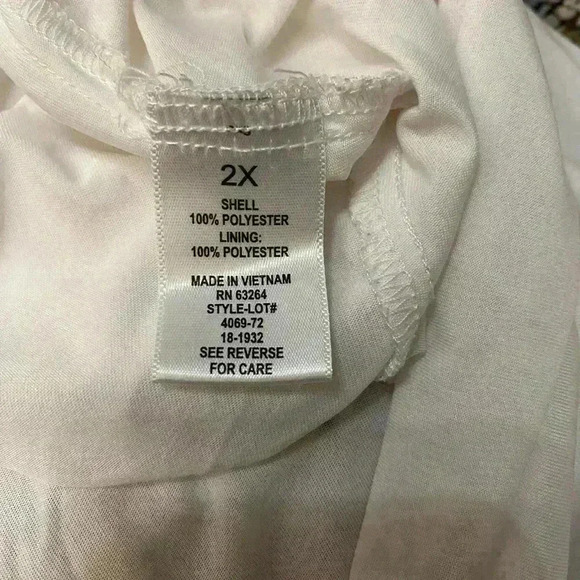 Roz & Ali  Dark Floral Print Blouse Size 2X - Picture 6 of 6